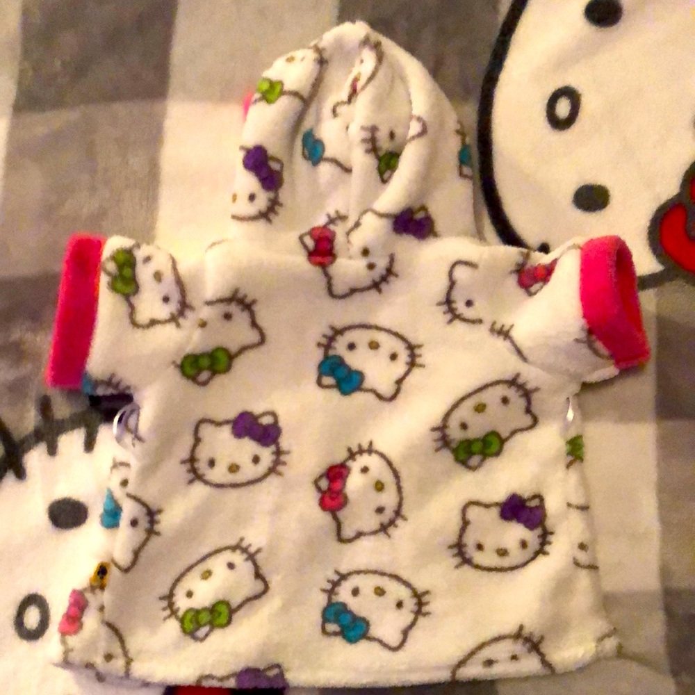 Hello Kitty - Build a bear - robe (no belt) - Picture 2 of 2